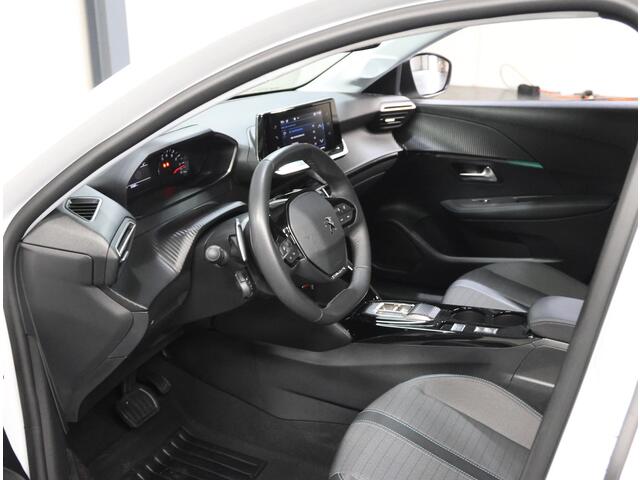 Peugeot 208 100PK Allure | 1ste eigenaar | LEER/Stof | Parkeersensoren | AppleCarPlay/Android | AUTOMAAT | FULL LED | Lederen Stuurwiel | Climate Control | Cruise Control | 16" LMV | Isofix | Privacy Glass |