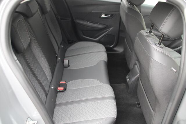 Peugeot 208 1.2 Hybrid e-DCS6 Allure Automaat Airco Carplay Rondom sensoren