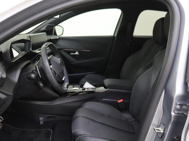 Peugeot 208 1.2 Hybrid 145 e-DCS6 GT I NAVIGATIE I ACHTERUITRIJCAMERA I PARKEERSENSOREN I L.M. VELGEN I SPORT DESIGN I