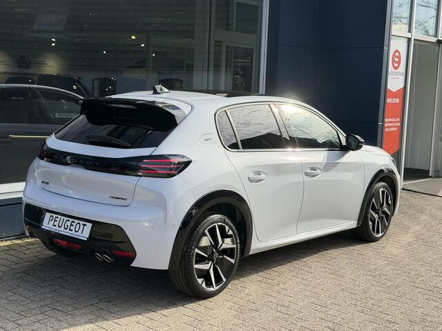 Peugeot 208 1.2 Hybrid 145 e-DCS6 GT Meest Complete Uitvoering! | Panoramadak | Alcantara Stoelen met Verwarming en Massage | Navigatie | Cruise Control | 360 Graden Camera | Full LED Verlichting | 17" Lichtmetalen Velgen | Parkeersensoren V+A |