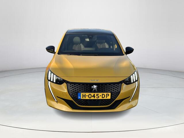 Peugeot 208 1.2 PureTech GT-Line | Climate control| Panoramadak| Navigatie| Apple Carplay| Led koplampen| Cruise control Adaptief|