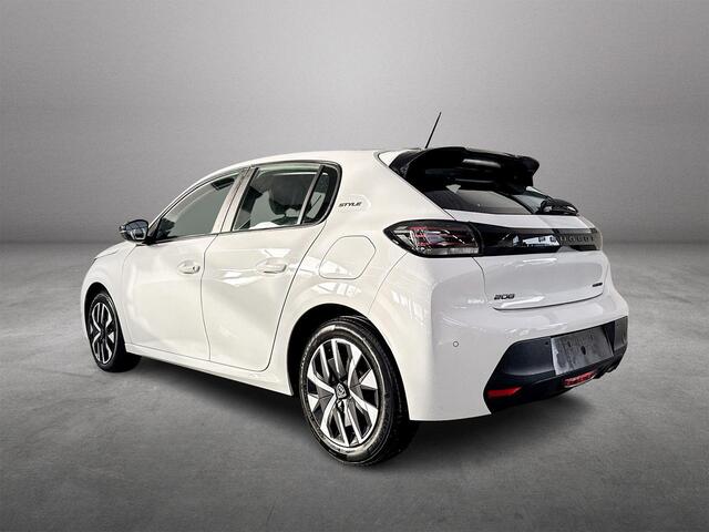Peugeot 208 Style 1.2 Hybrid 110PK e-DCS6 Automaat Parkeersensoren Achter, Apple Carplay, Android Auto, Cruise Control, Airco