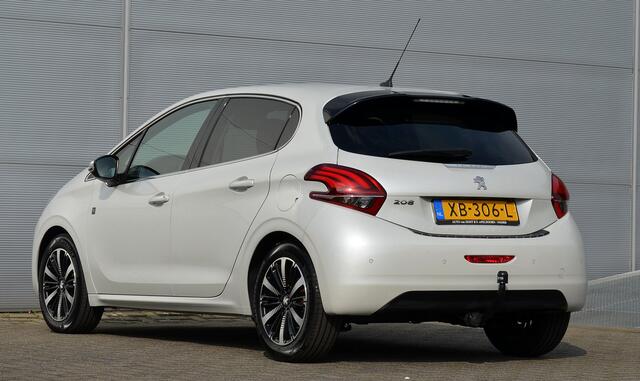 Peugeot 208 1.2 A/T TECH EDITION | AUTOMAAT | CLIMATE | TREKHAAK | CAMERA | 5-DEURS | ALL IN RIJKLAARPRIJS