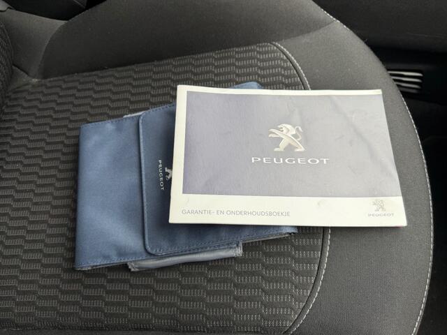 Peugeot 208 1.2 PURET. BLUE LION NAVI AIRCO PDC
