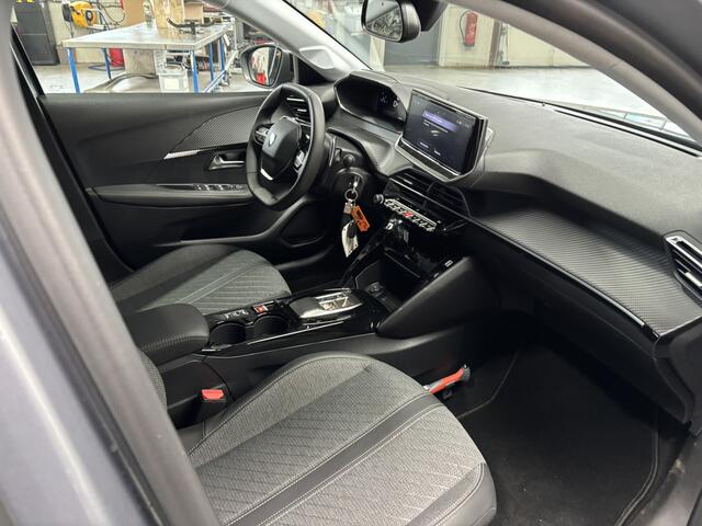 Peugeot 208 1.2 Hybrid 110 e-DCS6 Allure / Distributieketting / Navi / Applecarplay/androidAuto / Cruise Control /