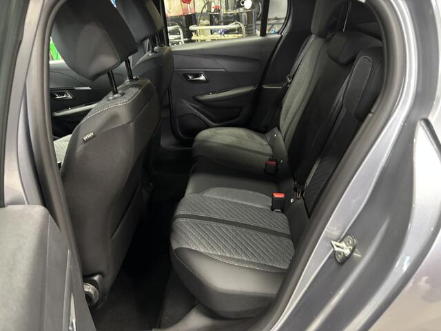 Peugeot 208 1.2 Hybrid 110 e-DCS6 Allure / Distributieketting / Navi / Applecarplay/androidAuto / Cruise Control /