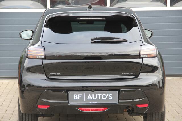 Peugeot 208 1.2 Hybrid 110 e-DCS6 Allure 110Pk Aut | 360 Camera | Navi | Dig. Cockpit | Cruise | Android | Carplay | PDC | Dodehoek detector | LED | LMV16" | Zeer nette