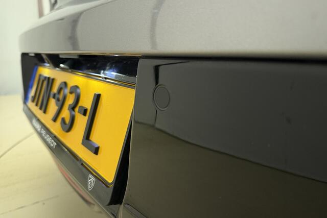 Peugeot 208 1.2 Hybrid 145 e-DCS6 GT | 18 Inch | Automaat | Achteruitrijcamera | Apple carplay | Voorstoelen verwarmd |