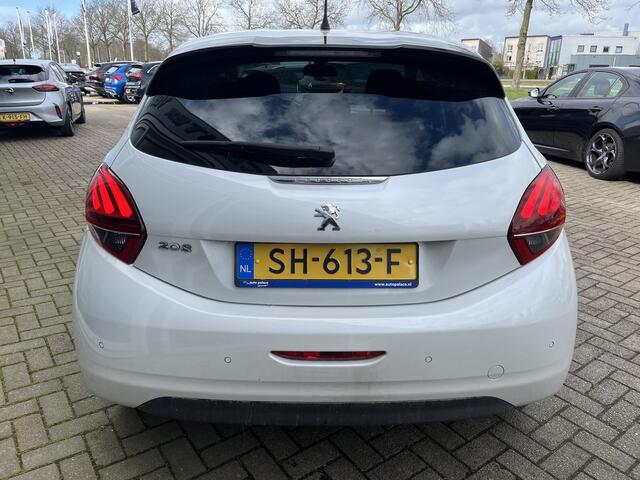 Peugeot 208 1.2 PureTech Allure Parelmoer / Nav / Lmv / Cruise / Led / Clima