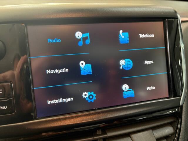 Peugeot 208 1.2 Allure 5 Deurs Navigatie PDC Camera Apple Android