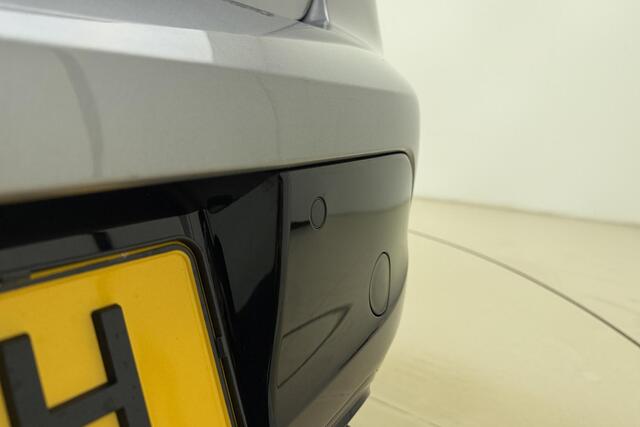 Peugeot 208 Hybrid 145 e-DCS6 GT | Panorama Dak | Navigatie | Climate & Cruise Control | Parkeer Camera |