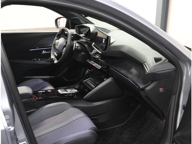 Peugeot 208 1.2 110PK GT | 1ste eigenaar | AppleCarplay/Android Auto | 17"LMV | 360'Camera | Navigatie | Keyless | Adaptive Cruise Control | Climate Control | FULL LED | Sfeerverlichting | Isofix | Privacy Glass |