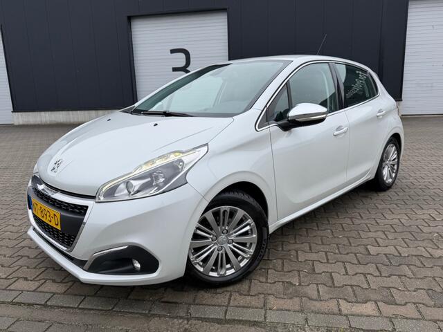Peugeot 208 1.2 PURETECH ALLURE / NIEUWE D RIEM / VERSNELLINGSBAK