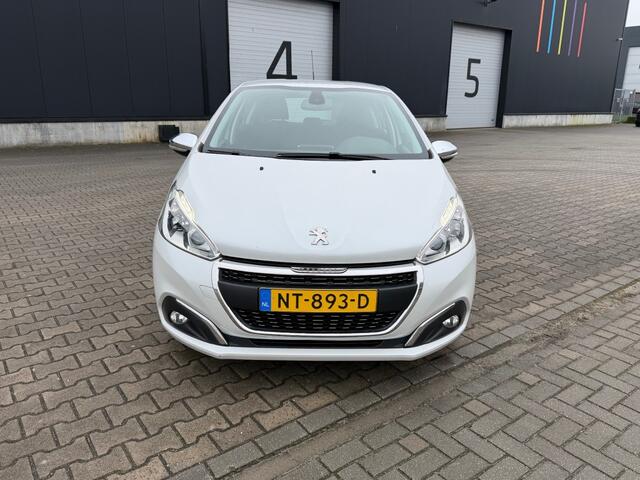 Peugeot 208 1.2 PURETECH ALLURE / NIEUWE D RIEM / VERSNELLINGSBAK