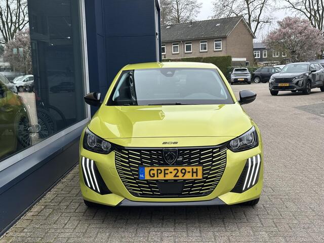 Peugeot 208 1.2 Turbo 100 PK Allure | Facelift Type | Trekhaak 1200 KG | Keyless Entry | Navigatie via Telefoon | 360 Graden Camera | Adaptieve Cruise Control | LED Verlichting | Stoelverwarming | Climate Control | Dode Hoek Detectie | Voor + Achter Parkeersensoren |