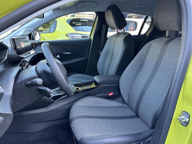 Peugeot 208 1.2 Turbo 100 PK Allure | Facelift Type | Trekhaak 1200 KG | Keyless Entry | Navigatie via Telefoon | 360 Graden Camera | Adaptieve Cruise Control | LED Verlichting | Stoelverwarming | Climate Control | Dode Hoek Detectie | Voor + Achter Parkeersensoren |