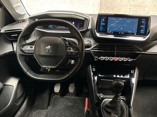 Peugeot 208 1.2 PureTech Allure Sport (VIRTUAL COCKPIT, APPLE CARPLAY, GROOT NAVI, LEDER, 360 CAMERA, SPORTSTOELEN, KEYLESS, GETINT GLAS, LM VELGEN, CRUISE, NIEUWSTAAT)