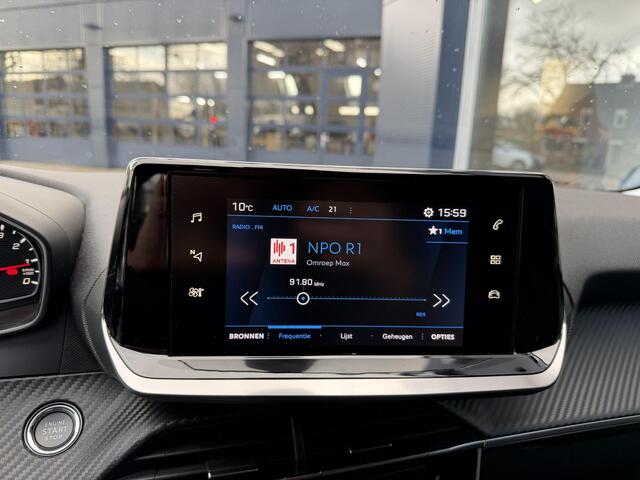 Peugeot 208 1.2 Turbo 100 PK Allure | Automaat | Navigatie via Telefoon | Cruise Control | Climate Control | Stoelverwarming | Keyless Start | Getint glas | Lichtmetalen velgen | LED Verlichting |