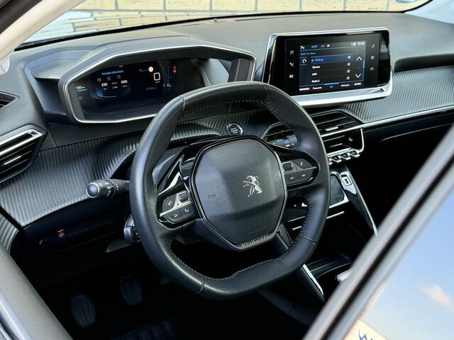 Peugeot 208 1.2 PureTech Blue Lease Allure | Trekhaak | CarPlay | Camera | 16 inch