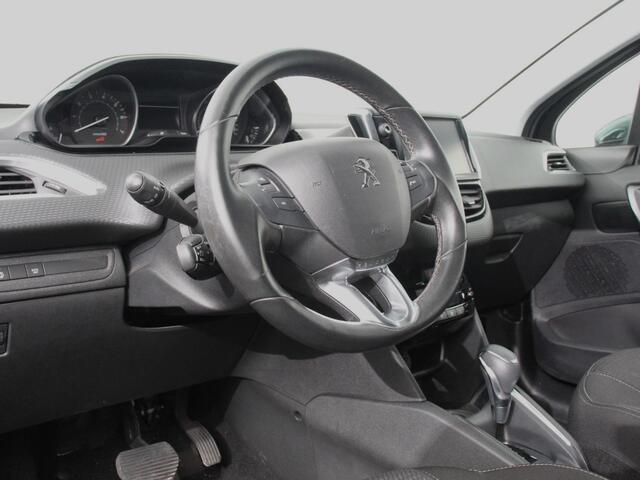 Peugeot 208 1.2 PureTech 110pk Automaat Allure Cruise control Parkeersensoren achter LED Navigatie Climate Control Extra Getint glas Lichtmetalen Velgen
