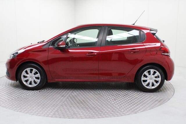 Peugeot 208 1.2 PureTech Blue Lion | trekhaak | airco | navi | carplay | pdc achter | cruise control | bluetooth telefoon