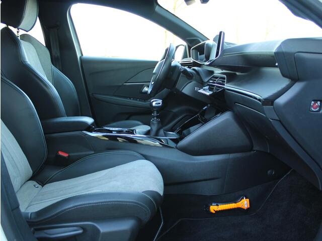 Peugeot 208 1.2 PureTech GT Pack | Navi / Camera / Climate