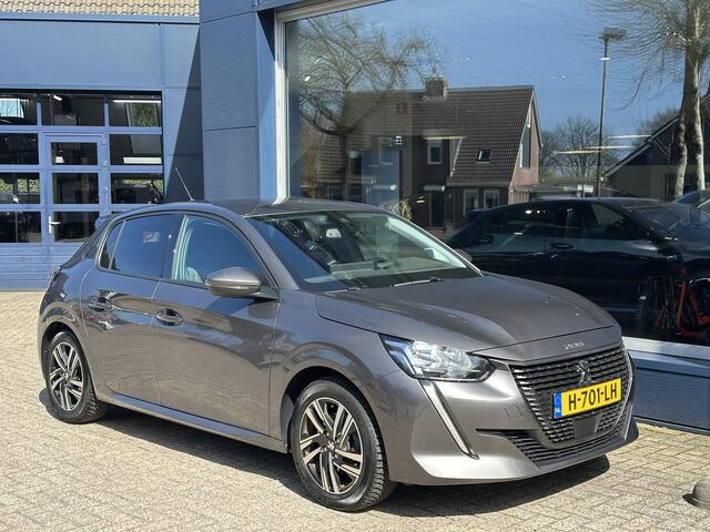 Peugeot 208 1.2 Turbo 100 PK Allure Pack Automaat | Navigatie | Keyless Start | Climate Control | LED Verlichting | Draadloze Telefoonlader | Camera | Parkeersensoren | Adaptieve Cruise Control | Lichtmetalen Velgen | Half Lederen Bekleding |