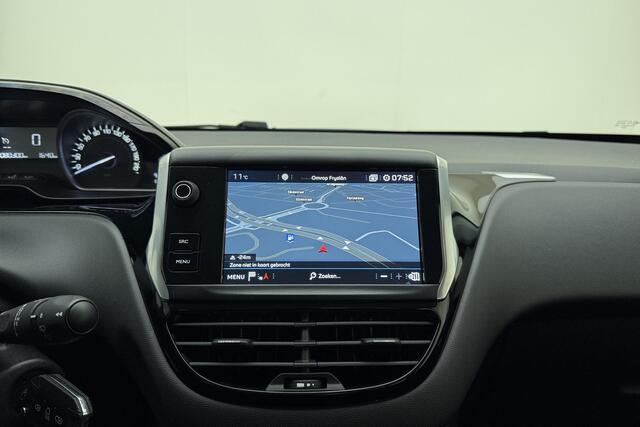 Peugeot 208 1.2 PureTech Blue Lion | Apple carplay/ Android auto | Navigatie | Cruise control | Parkeerhulp achter |