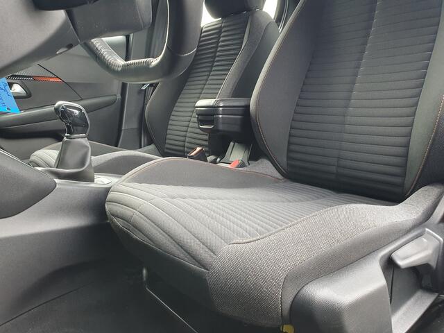 Peugeot 208 1.2 PureTech Active Pack NAVI/PDC/AIRCO/LMV