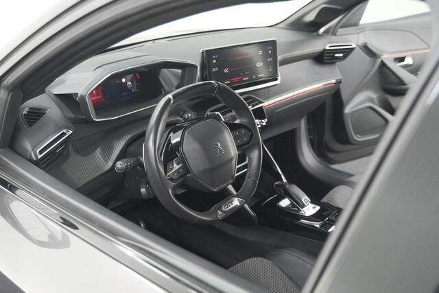 Peugeot 208 PureTech 100 EAT8 GT | Camera | dodehoekdetectie | Navigatie | Apple Carplay