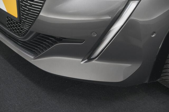 Peugeot 208 PureTech 100 EAT8 GT | Camera | dodehoekdetectie | Navigatie | Apple Carplay