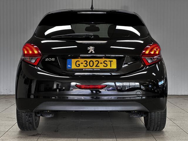 Peugeot 208 1.2 PureTech Allure/ Camera/ 16'' LMV/ Apple + Android/ DAB+/ Navi/ Clima/ Cruise/ Elek. pakket/ Isofix/ Bluetooth/ Armsteun/ Multi. LEDER. Stuur/ Mistl./ PDC/ Chroom/ Extra getint glas.