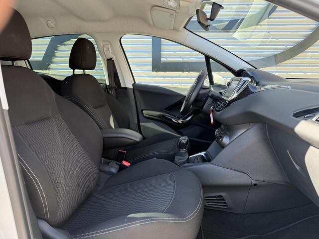 Peugeot 208 1.2 PureTech Blue Lion Navi|Carplay|Airco|D-riem v.v. in 2024|Cruise|PDC|CarplayN.A.P|Nieuwe APK bij Aflevering