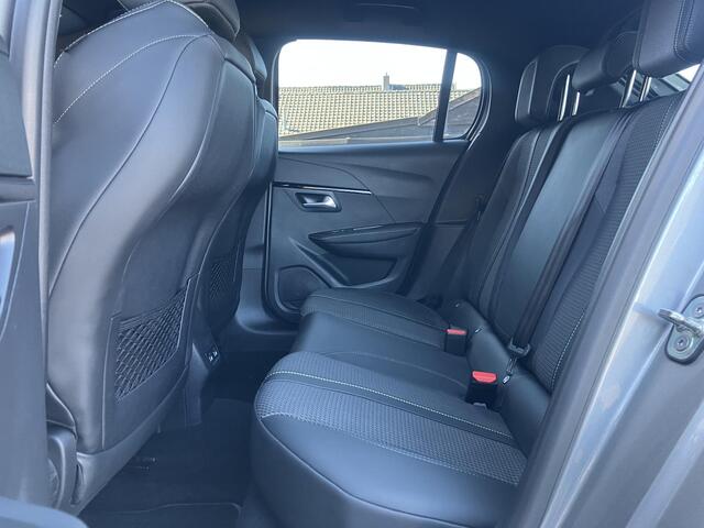 Peugeot 208 1.2 PureTech GT | Trekhaak | Camera | LED | Leder