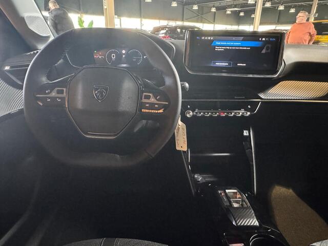 Peugeot 208 Hybrid 145pk e-DCS6 Allure Navigatie LMV Black Edtion Cruise Control Apple Care play