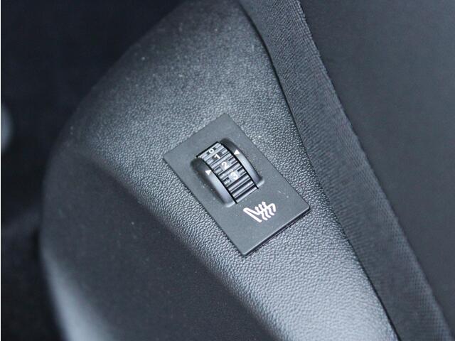 Peugeot 208 1.2 PT 110 GT Automaat | Panoramadak/Navi/Trekhaak/Stoelverwarming