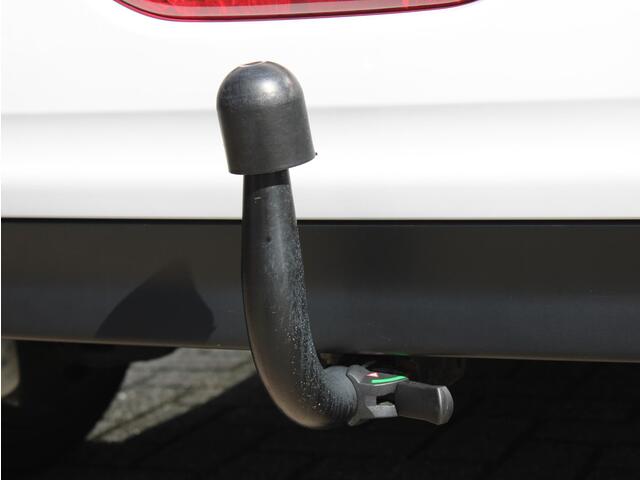 Peugeot 208 1.2 PT 110 GT Automaat | Panoramadak/Navi/Trekhaak/Stoelverwarming