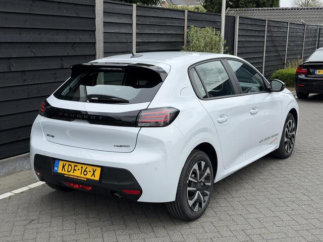 Peugeot 208 Style Hybrid 110PK e-DCS6 Automaat Parkeersensoren, Airco, DAB, Cruise Control, Elektrische Ramen, Centrale Deurvergrendeling