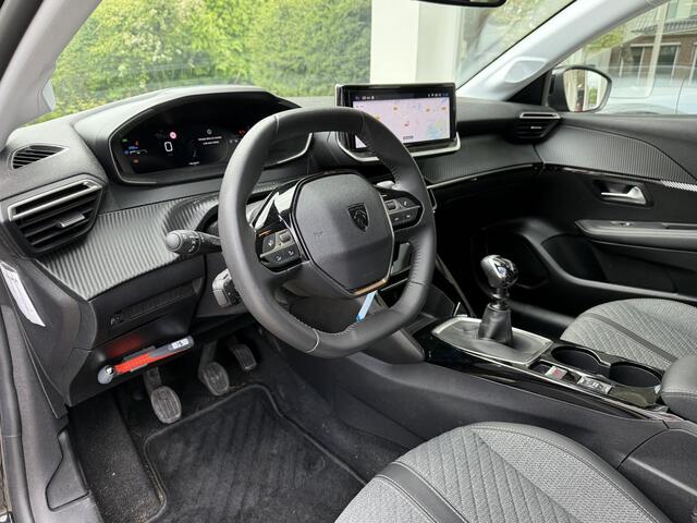 Peugeot 208 1.2 PureTech 100 Allure | Trekhaak | Climate & Adaptive Cruise Control | Navigatie | AchteruitrijdCamera |
