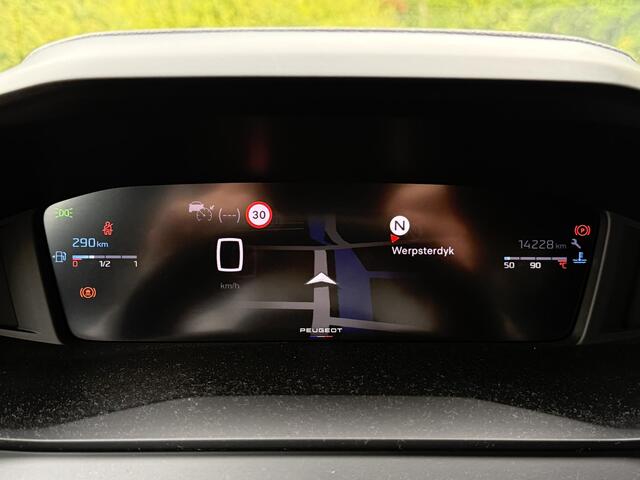 Peugeot 208 1.2 PureTech 100 Allure | Trekhaak | Climate & Adaptive Cruise Control | Navigatie | AchteruitrijdCamera |