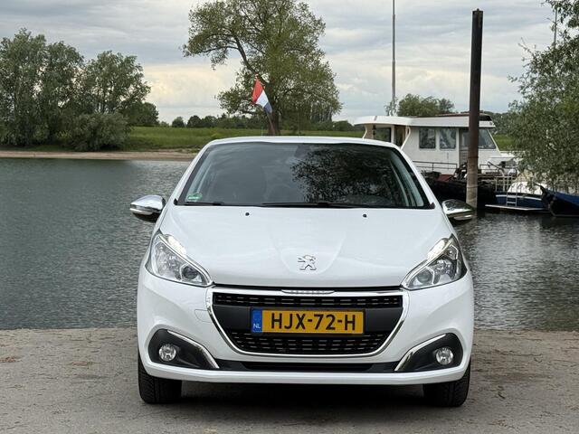 Peugeot 208 1.2 PureTech Allure | Navi | Stoelverw.| PDC