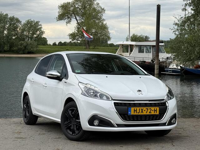 Peugeot 208 1.2 PureTech Allure | Navi | Stoelverw.| PDC