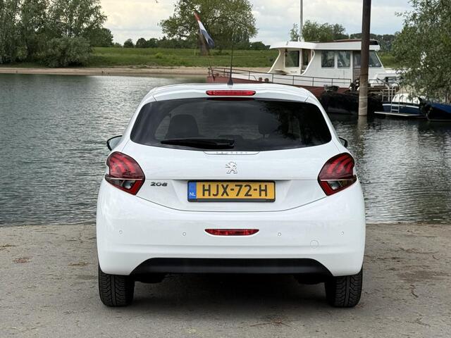Peugeot 208 1.2 PureTech Allure | Navi | Stoelverw.| PDC