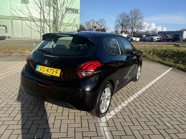 Peugeot 208 1.2 PureTech Signature carplay | AIRCO | lage kilometerstand