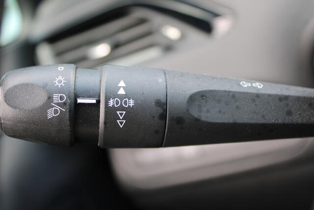 Peugeot 208 1.2 PureTech Allure//Navi//Ecc//5drs!!