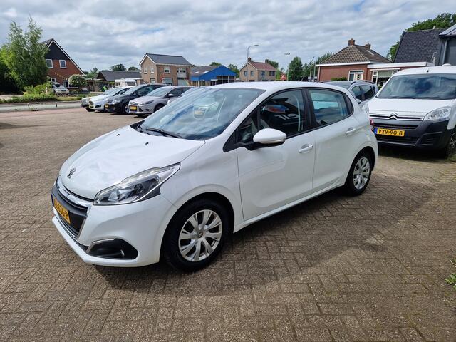 Peugeot 208 1.2i "Blue Lion" 5 Deurs - Cruise - Navi - Airco - Apk 16-05-2027 !!
