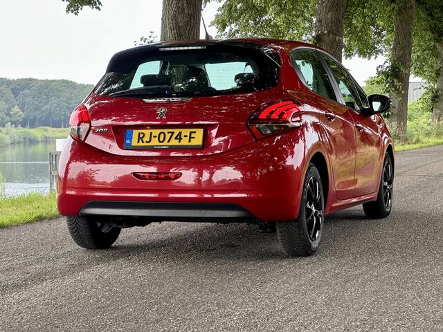 Peugeot 208 1.2 PureTech Blue Lion | Airco | Apple carplay | PDC | Cruise control