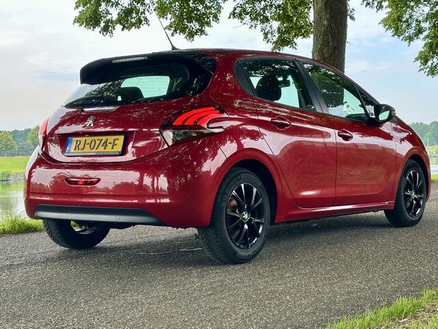 Peugeot 208 1.2 PureTech Blue Lion | Airco | Apple carplay | PDC | Cruise control
