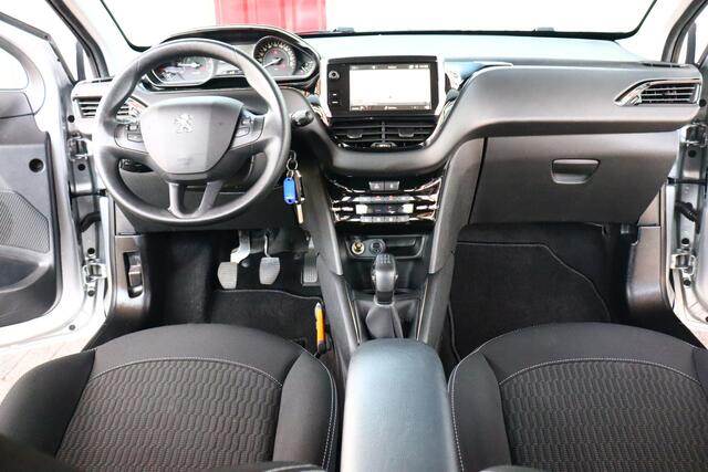 Peugeot 208 1.2 PureTech Active O.a: Navi, Clima, Cruise, DAB, PDC, Carplay, Etc. All-in prijs!