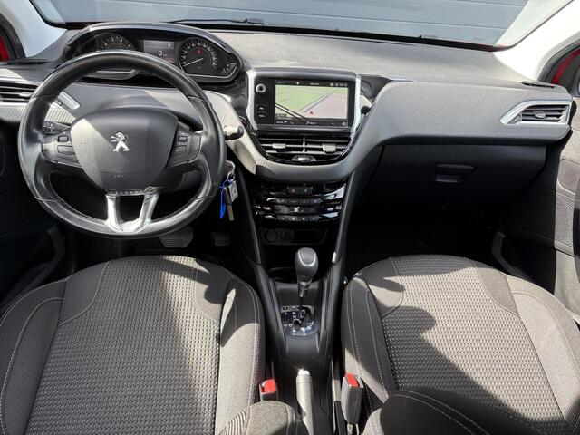 Peugeot 208 1.2 PureTech Allure 110pk,D-riem vv in 05-2026,Carplay,Navi,N.A.P,Lm velgen,Dealer Onderhouden,Clima,Cruise,Pdc,2e Eigenaar,Nieuwe Apk bij Aflevering